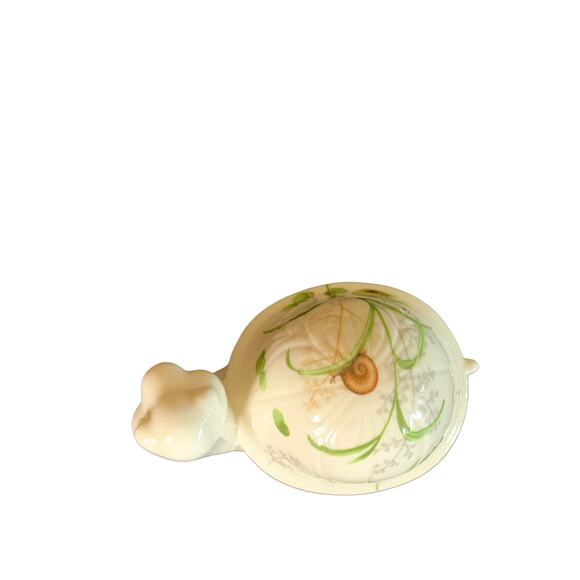 Vintage turtle Porcelain figurine cream green tortoise Animal Floral Flowers - Picture 2 of 9